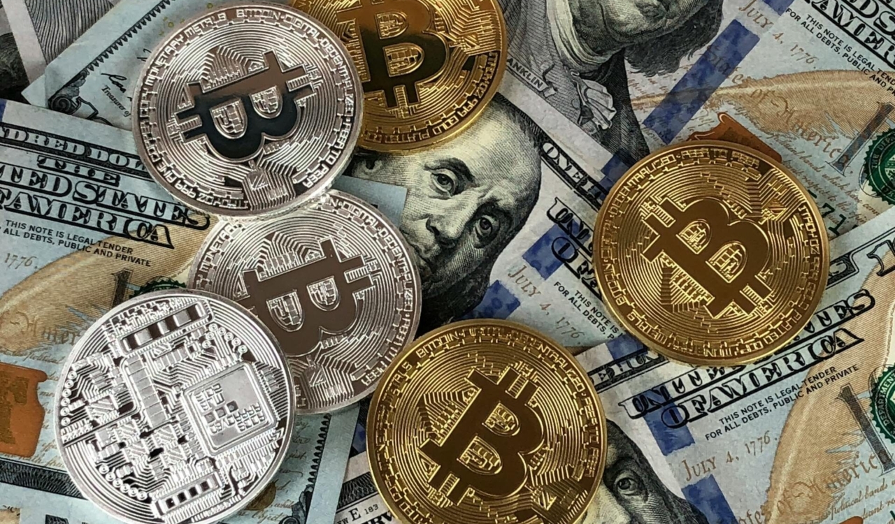 bitcoin-dividends-etfs