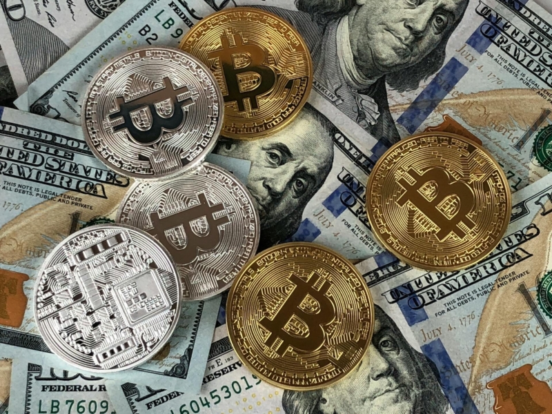 bitcoin-dividends-etfs