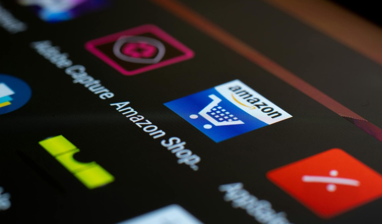 amazon-invests-in-ionq